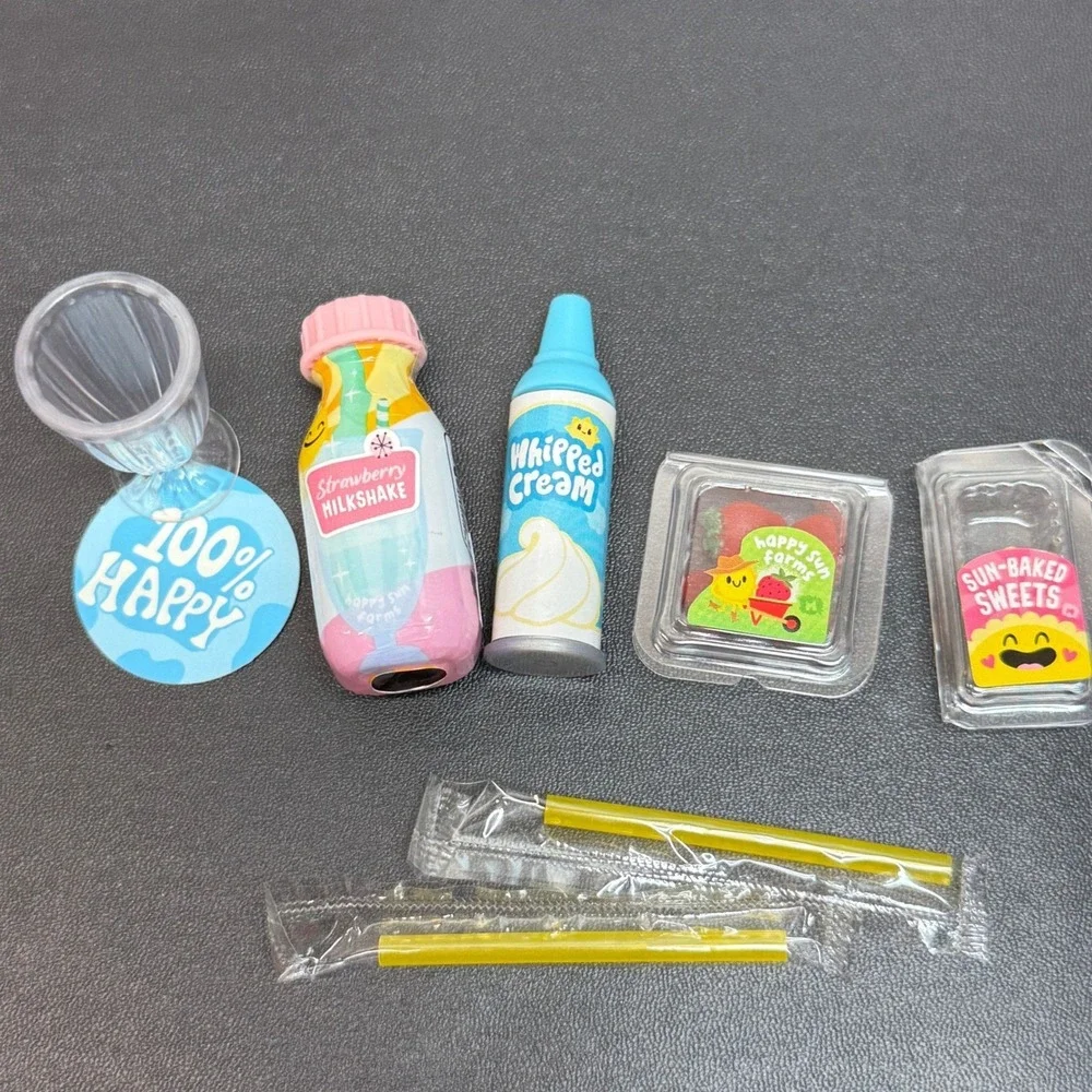 MGA Mini-Verse‎ *Make It Mini Food *Diner Series 1* Strawberry Shake